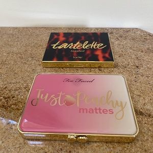 Set of 2 eyeshadow palettes